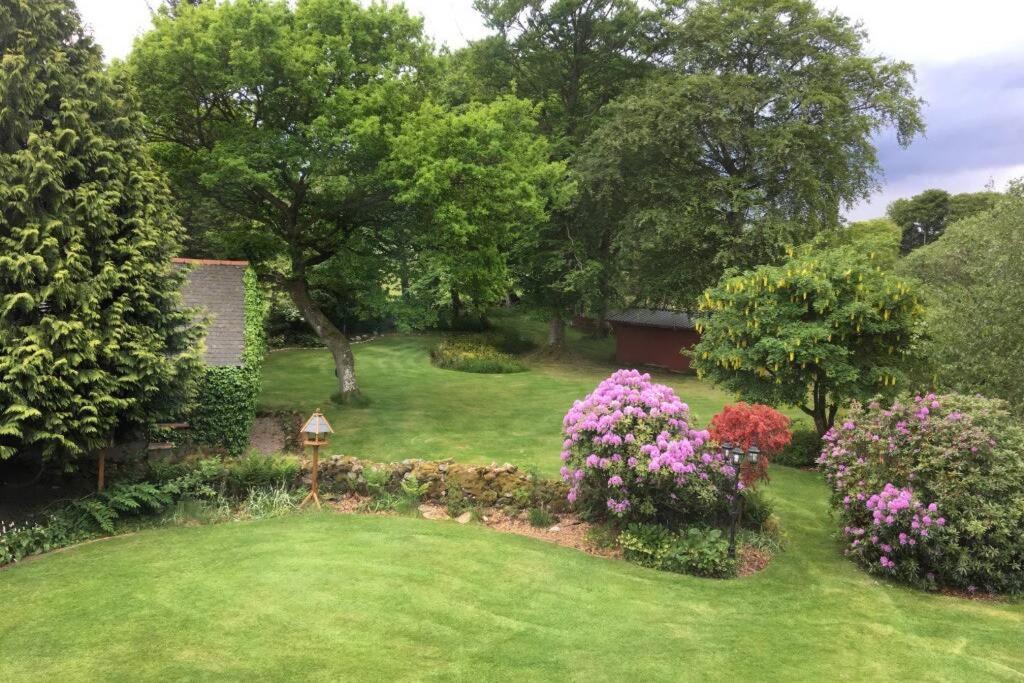 Serene Countryside Home With Manicured Gardens Stonehaven Exterior foto